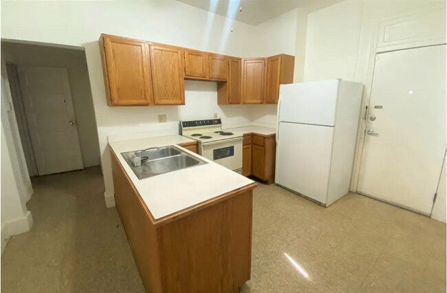 Building Photo - Spring Into A New Home!!!