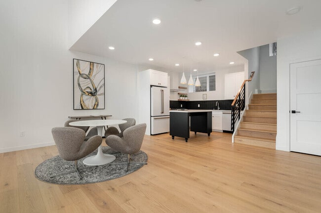 Building Photo - 1424 N 80th St