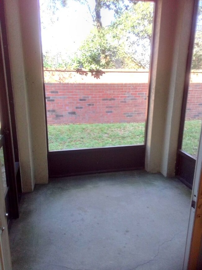 Building Photo - Arborview Park Townhouse close to UCF located in Oviedo (2 bed /2 1/2 bath)