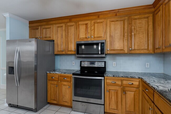 Building Photo - 320 Mendenhall Dr