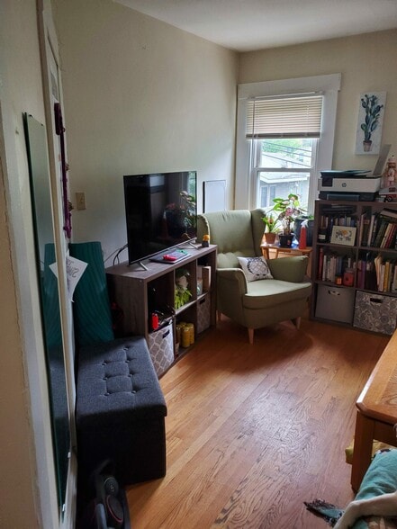 Building Photo - 17 Bay