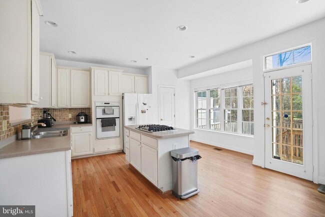 Building Photo - 12033 Treeline Way