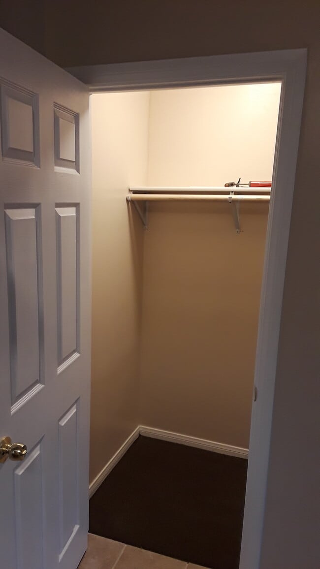 Building Photo - 5443 11th Ave