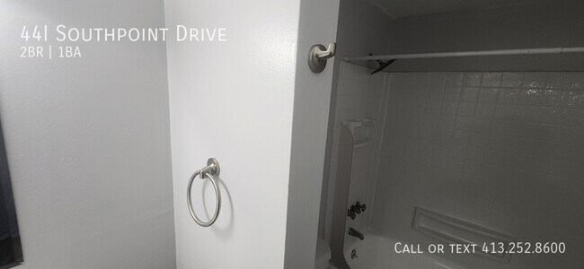 Building Photo - 44 Southpoint Dr