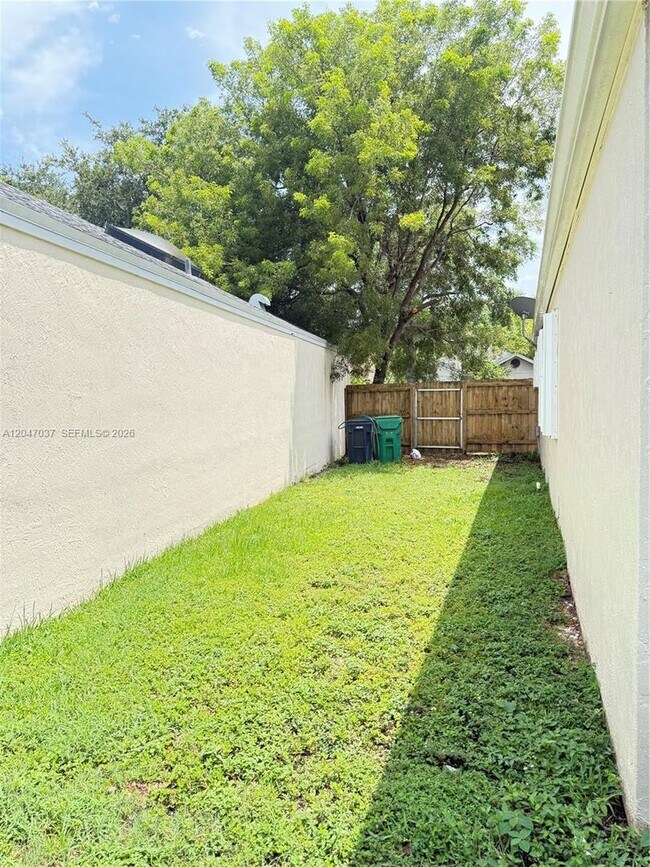 Building Photo - 10113 SW 223rd Terrace
