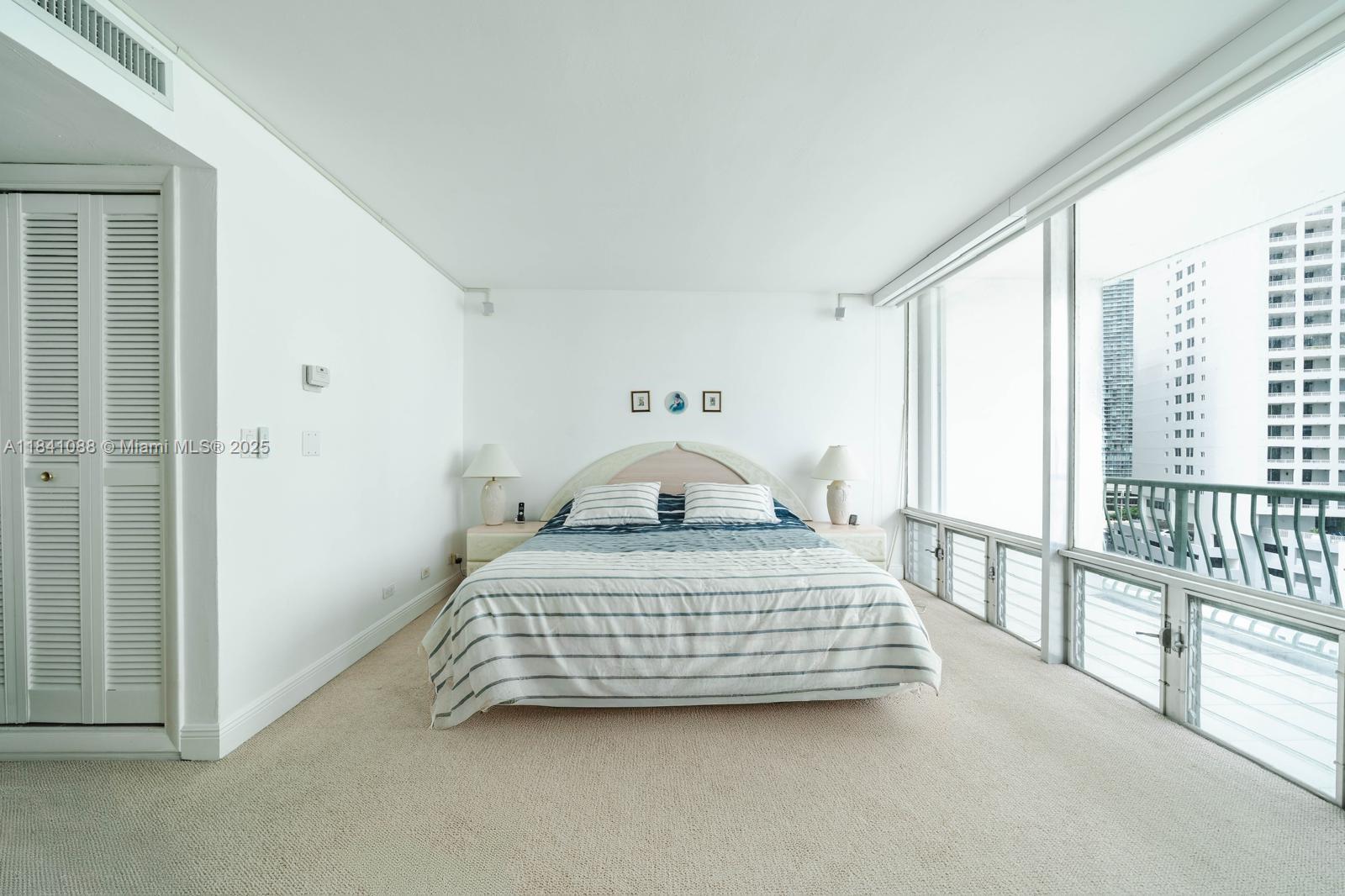 Building Photo - 1408 Brickell Bay Dr