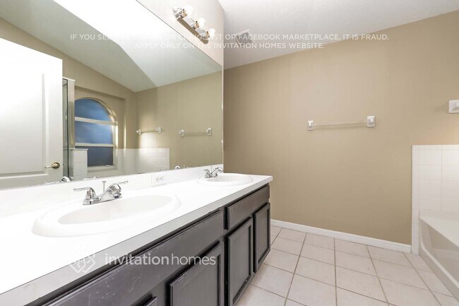 Building Photo - 6939 Crown Lake Dr