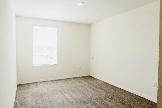 Building Photo - 11730 White Willow Ln