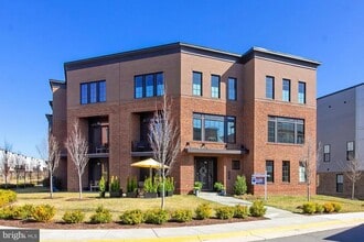 Building Photo - 23109 Cottonwillow Sq