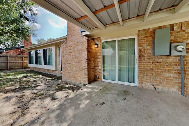 Building Photo - 10207 Horseshoe Bend Dr