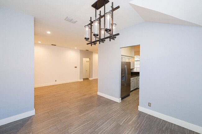 Building Photo - 1222 Longhorn Dr