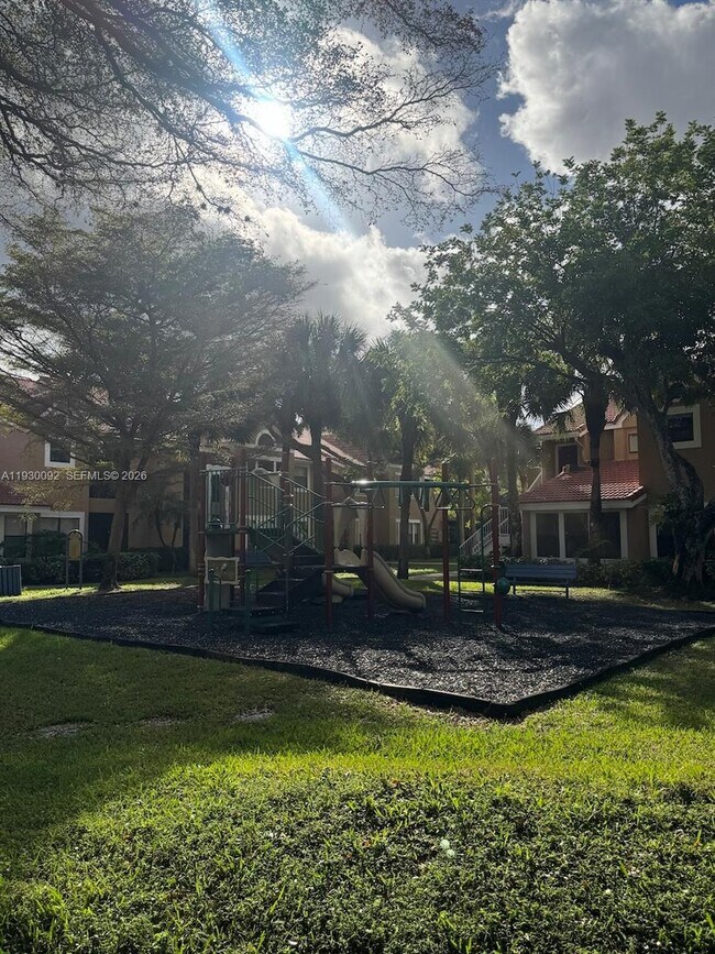 Building Photo - 10501 SW 155th Ct