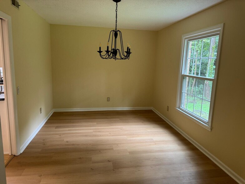 Building Photo - 4723 Shea Ln