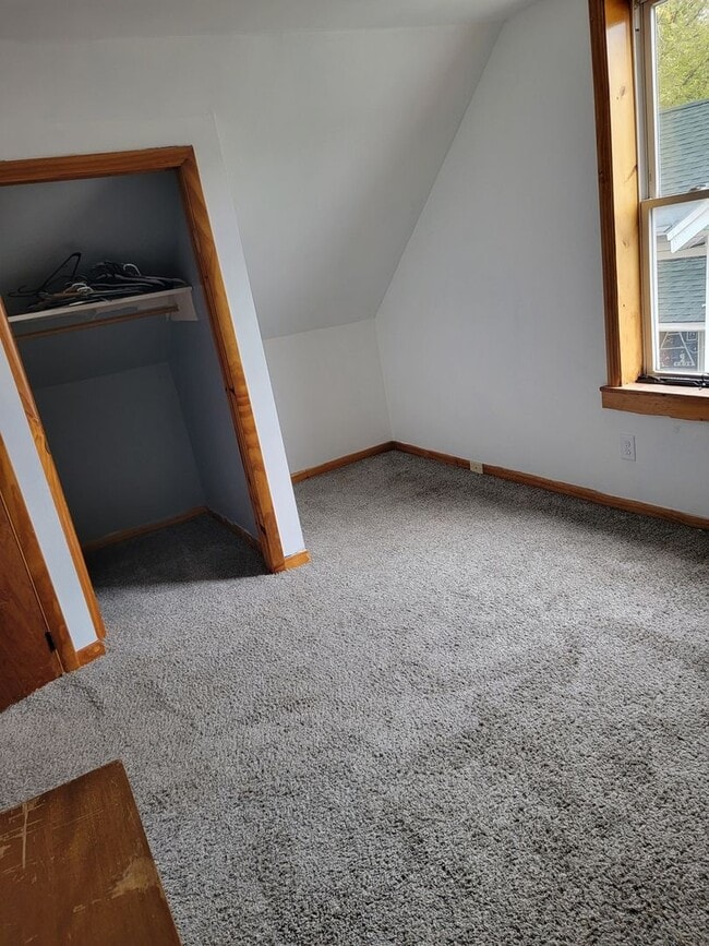 Building Photo - 39 Hudson St