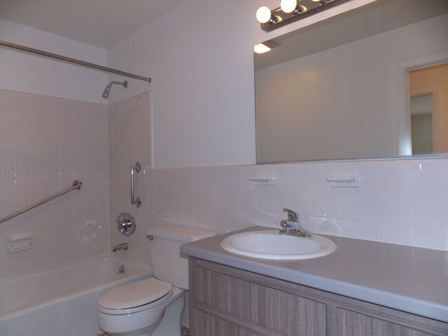 Building Photo - 20 Captain Parker Arms