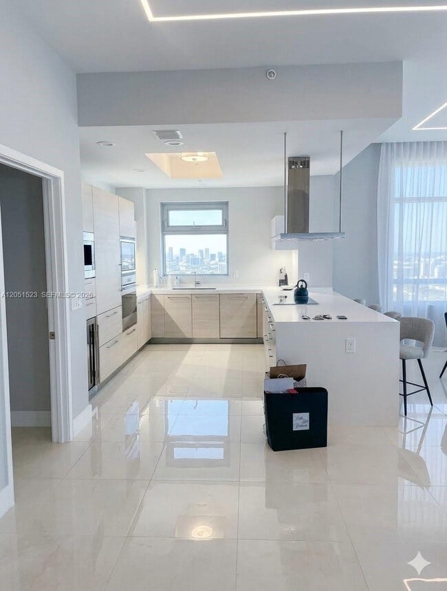 Building Photo - 17301 Biscayne Blvd