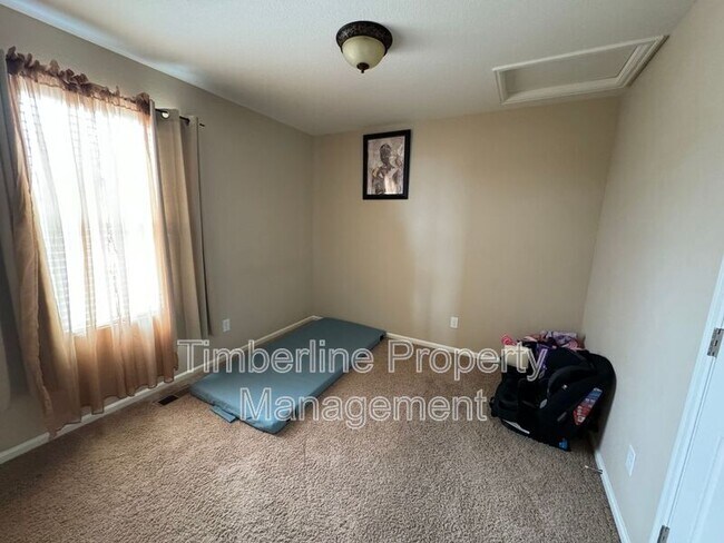 Building Photo - 10047 Antler Creek Dr