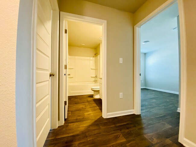Building Photo - 23135 Shadowridge Dr