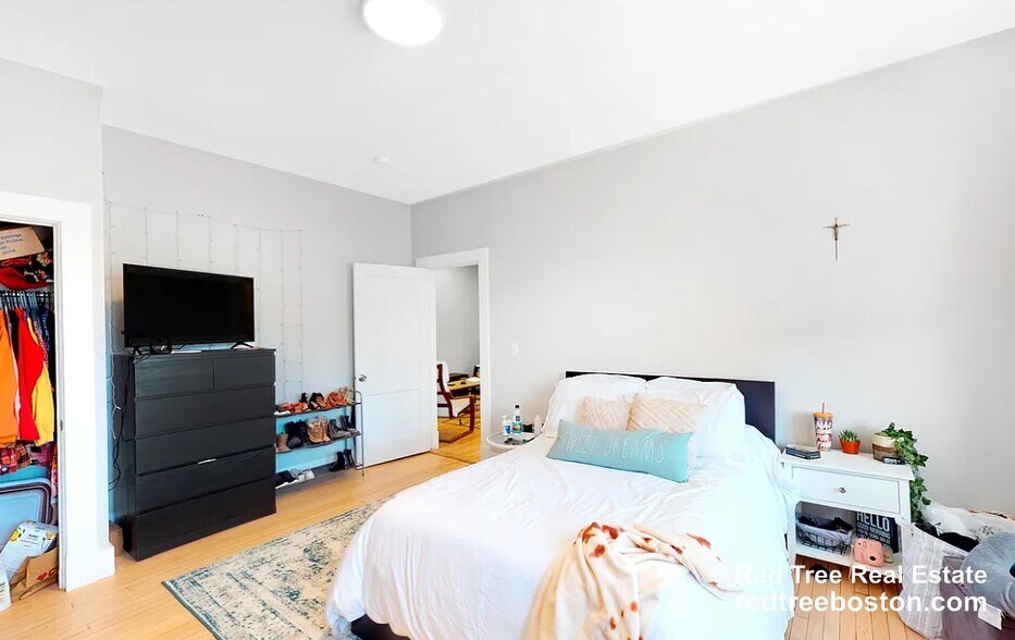 Building Photo - 1284 Commonwealth Ave