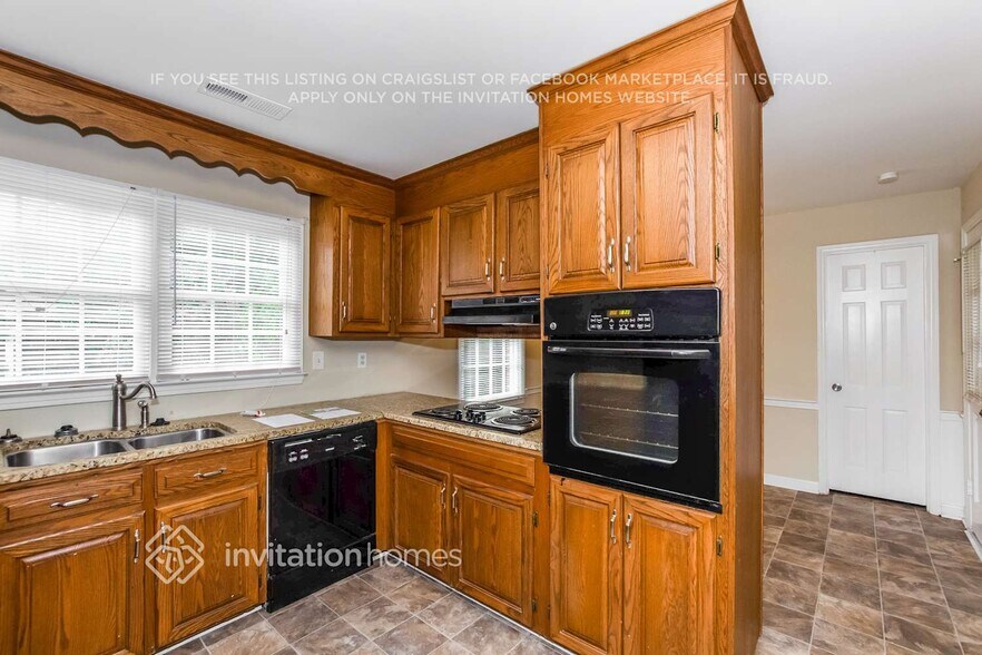 Building Photo - 6000 Sheppard Ct