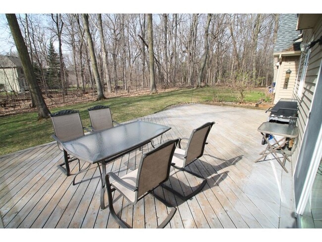 Building Photo - 19015 31st Pl N