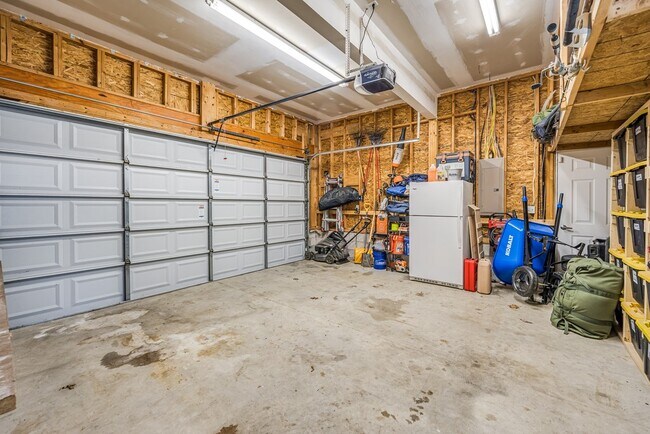 Building Photo - 2325 Rudder Ct