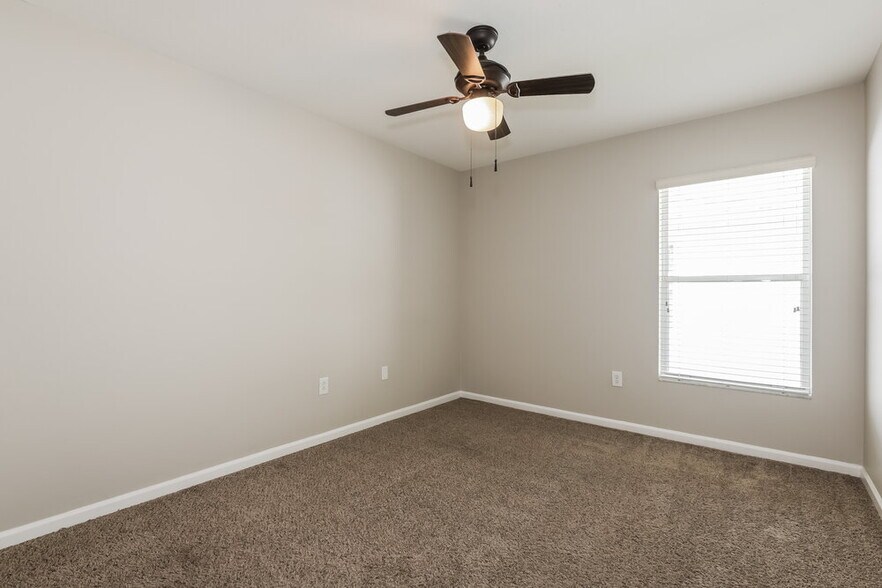 Building Photo - 25150 Lexington Oaks Blvd