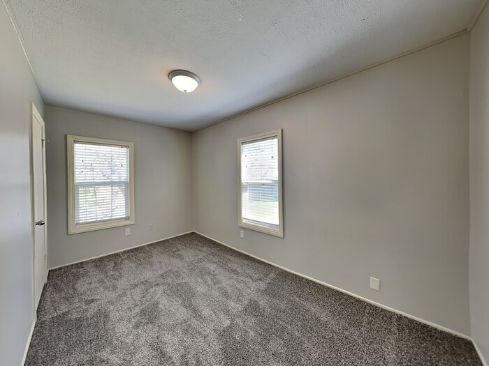 Building Photo - 3300 Welcome Ave N