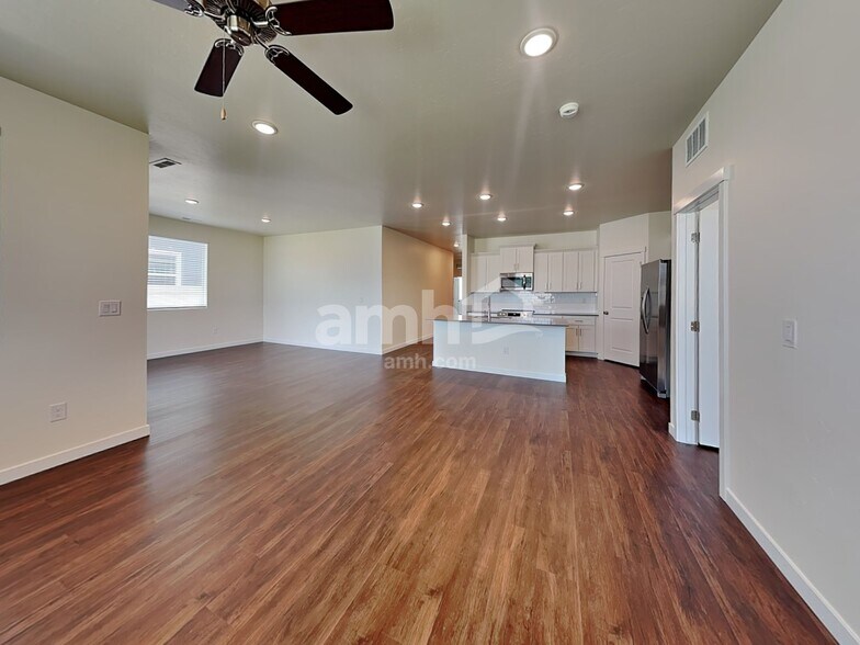 Building Photo - 9396 W Shumard St