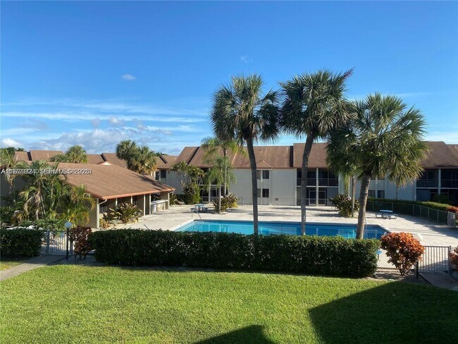 Building Photo - 5502 Courtyard Dr