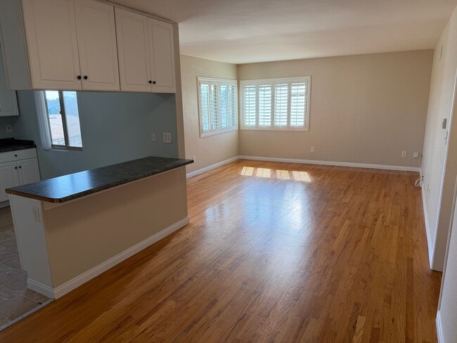 Building Photo - 1514 Chalcedony-