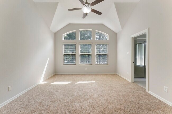 Building Photo - 31 Aventura Pl