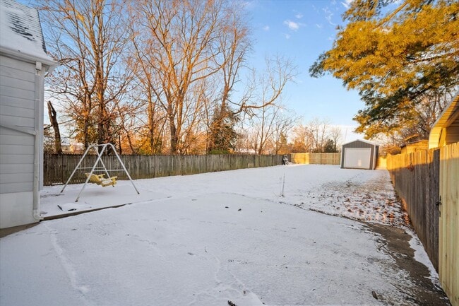 Building Photo - Charming Updated Home in the Heart of Jeffersontown