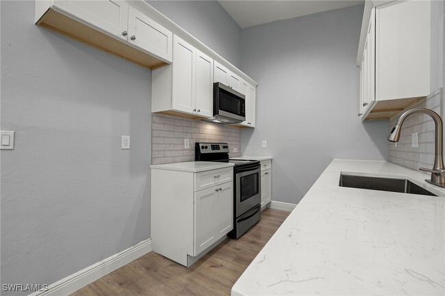 Building Photo - 1518 SW Courtyards Ln