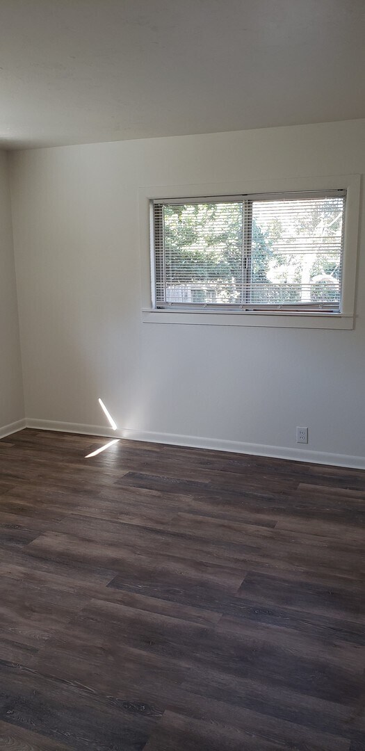 Building Photo - Excellent, Well Preserved and Restored 3 Bedroom Home - Available Soon!