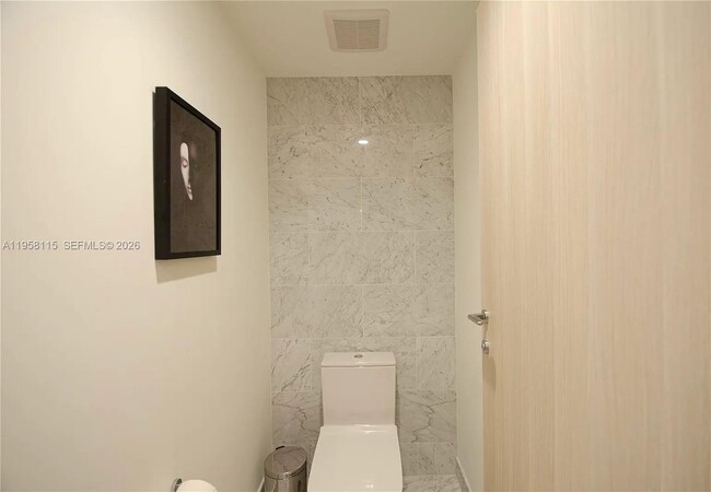 Building Photo - 1000 Brickell Plaza