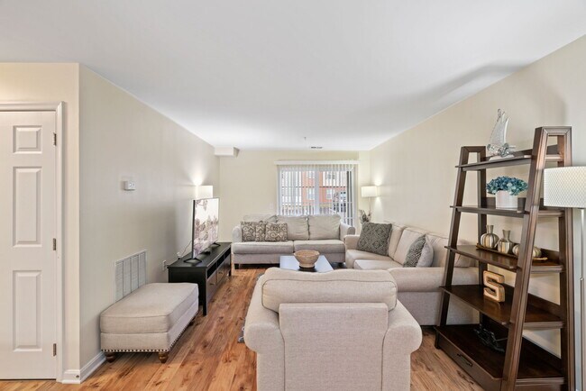 Primary Photo - 501 Garrison Woods Dr