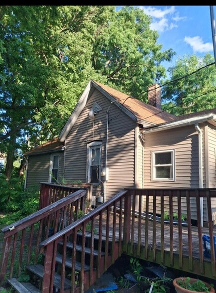 Building Photo - 253 Linneus Ave