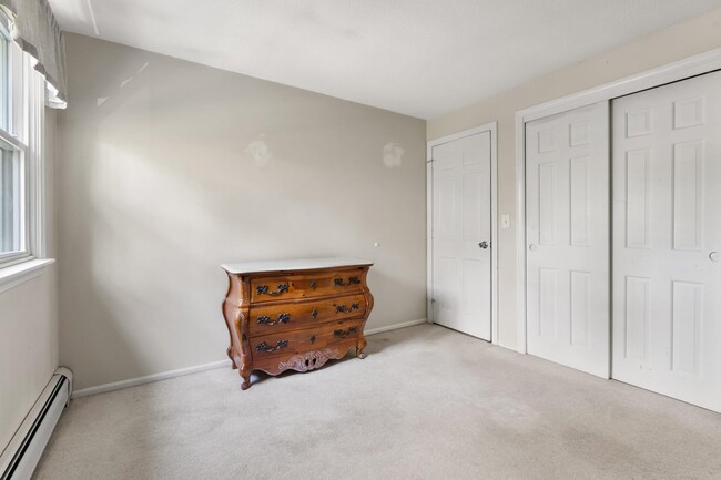 Building Photo - 11 Beebe Ln