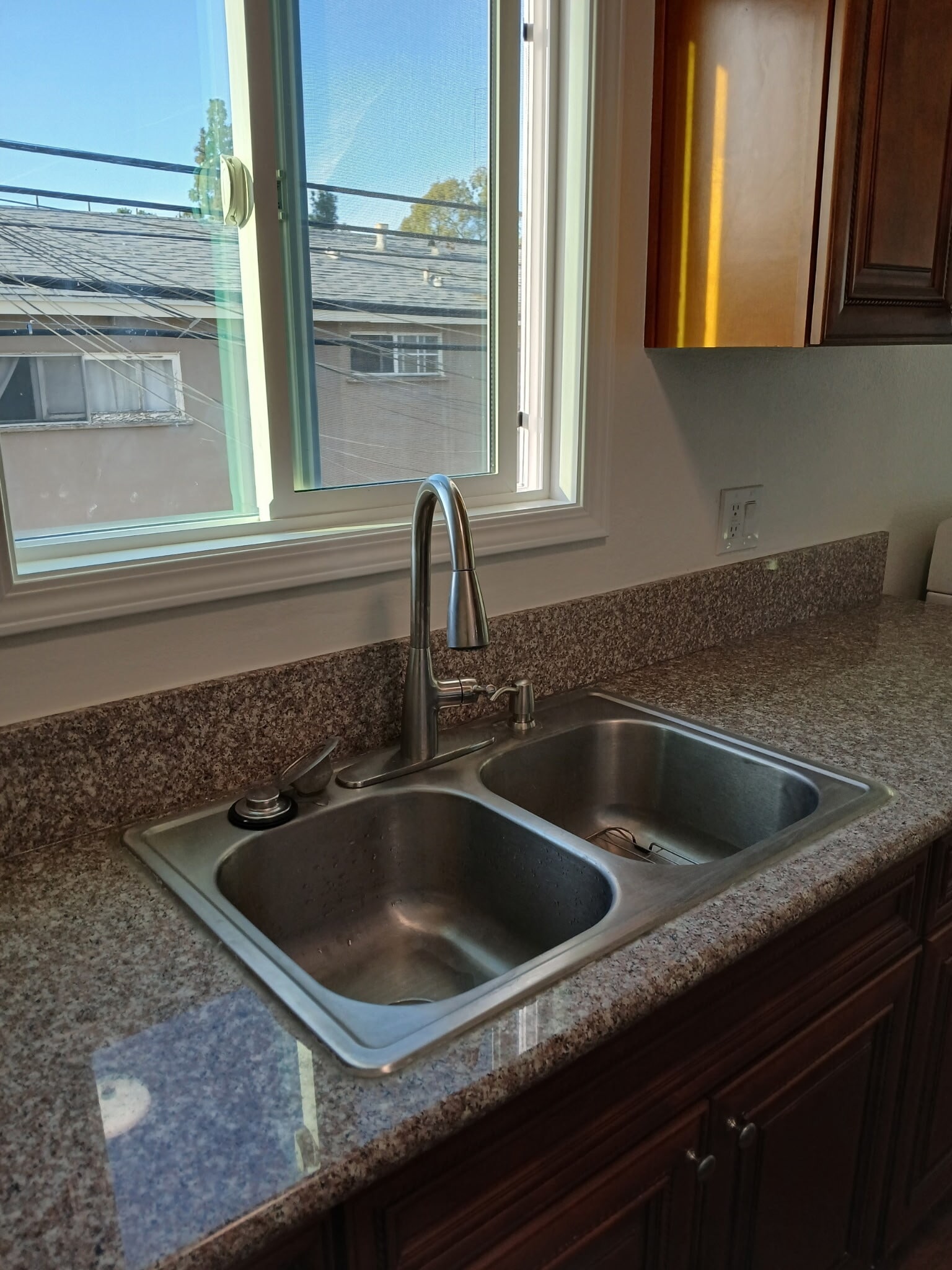 Building Photo - 731 1/2 Via Altamira