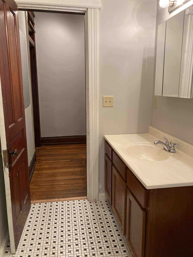 Building Photo - 3241 Jefferson Ave