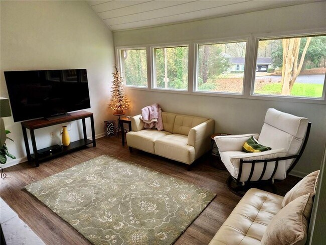 Building Photo - 8025 Cedar Cove