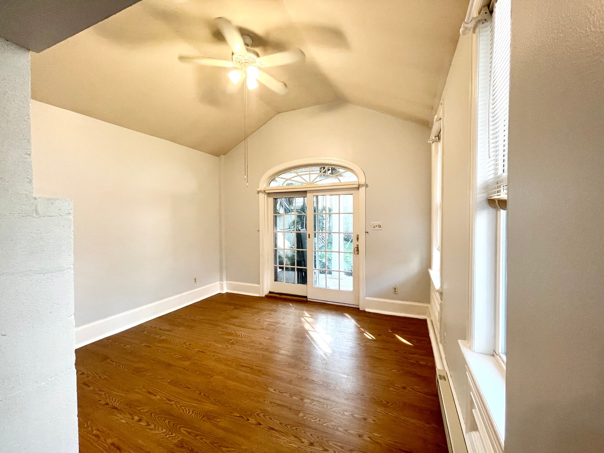 Building Photo - 1015 DeKalb St