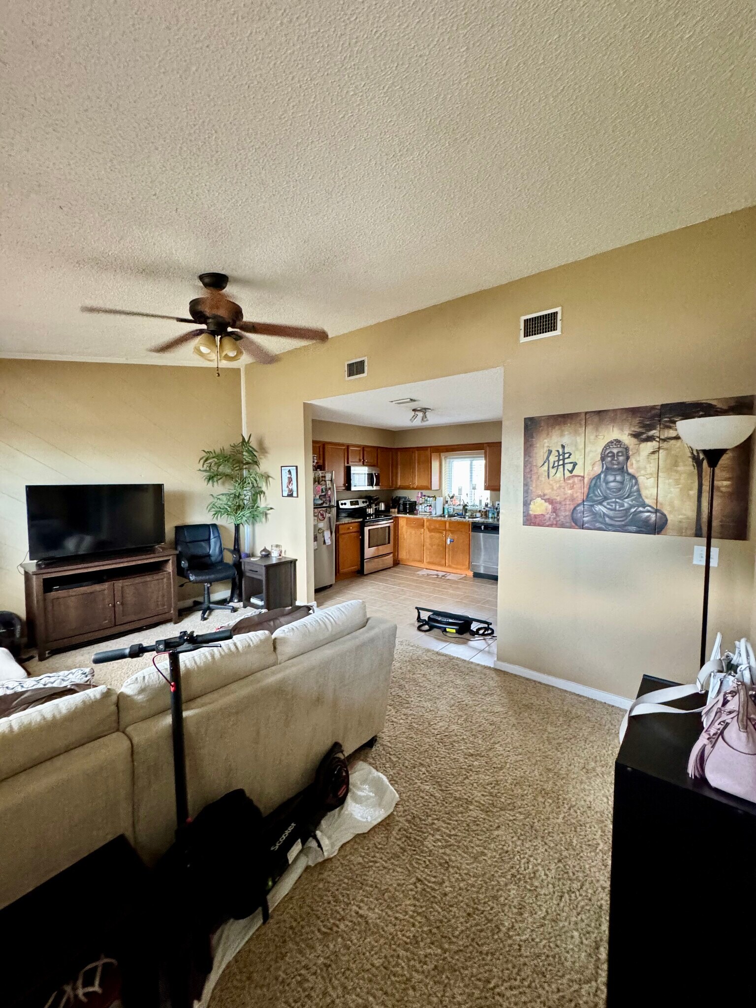 Building Photo - 5204 Beach Dr