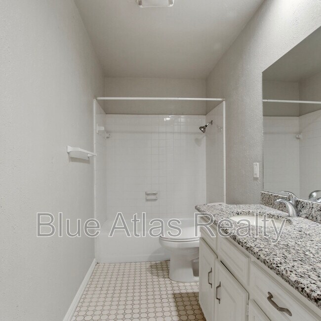 Building Photo - 4439 Altamesa Blvd