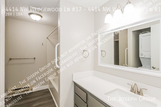 Building Photo - 4414 NW Wedgewood Ln