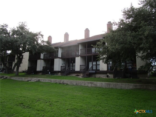 Building Photo - 421 Watts Ln