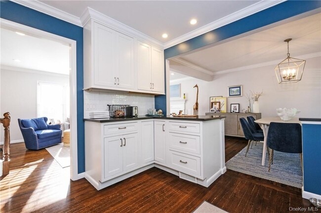 Building Photo - 393 Milton Rd