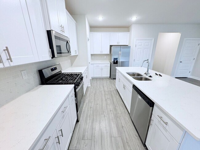 Building Photo - 220 Coulter Ct