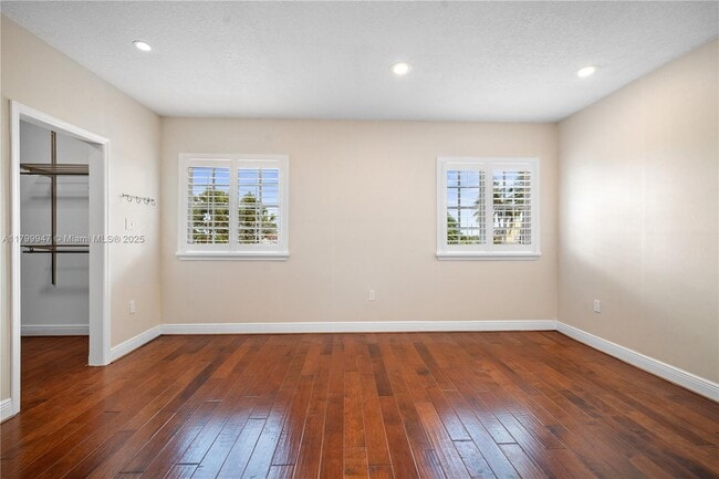 Building Photo - 9101 SW 41st St
